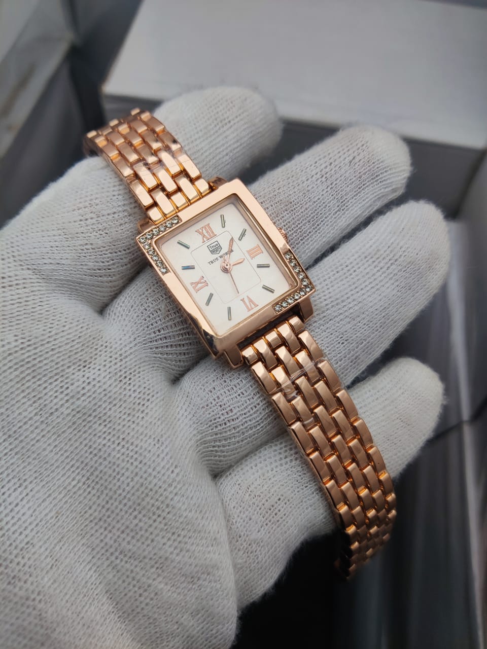 Elegant Women’s Luxury Square Dial Watch – Roman Numerals & Crystal Accents