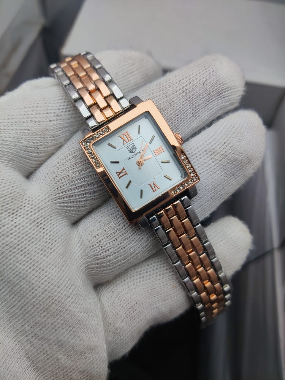Elegant Women’s Luxury Square Dial Watch – Roman Numerals & Crystal Accents