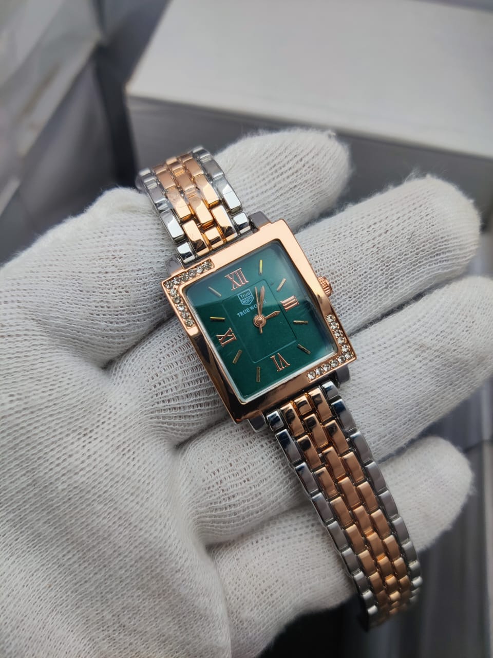 Elegant Women’s Luxury Square Dial Watch – Roman Numerals & Crystal Accents
